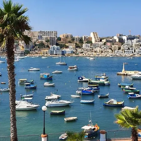 Carsons Court - Seafront - Fl 2 Apartment *